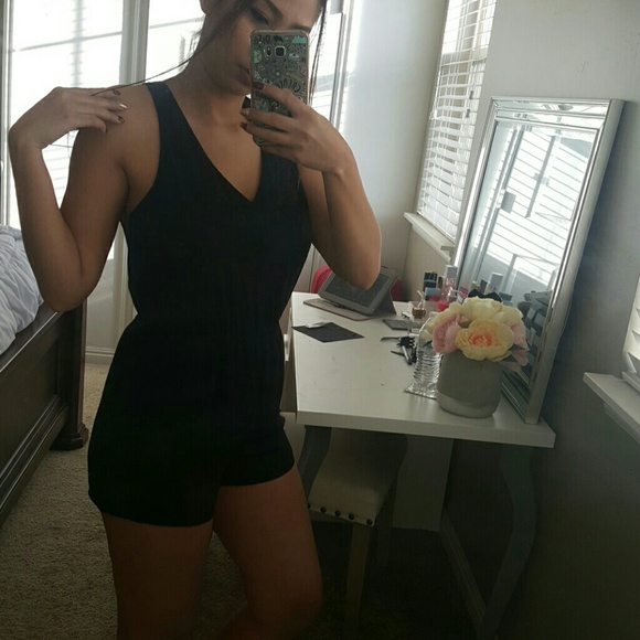Black Rompers - Picture 4 of 4